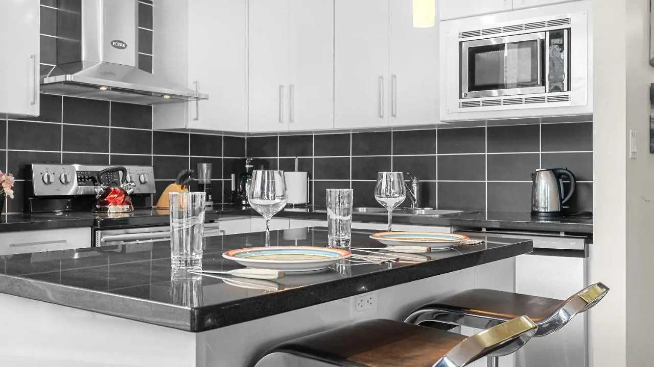Apartment El Tesoro In The Heart Of Van W/ Air Con, Pool, And Free Parking Vancouver