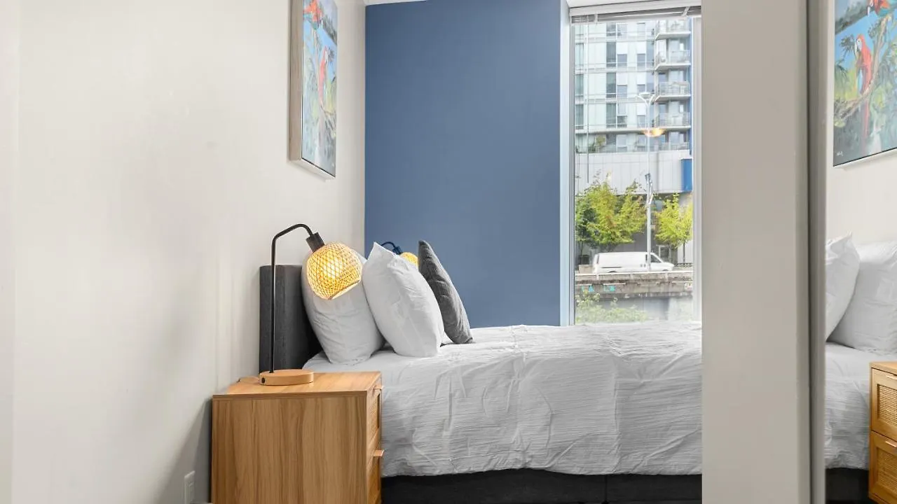 Apartment El Tesoro In The Heart Of Van W/ Air Con, Pool, And Free Parking Vancouver Canada