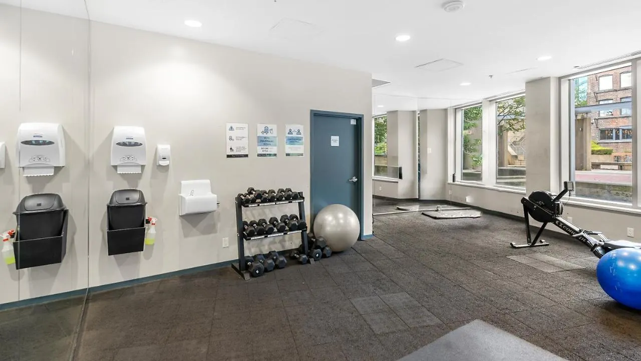 Apartment El Tesoro In The Heart Of Van W/ Air Con, Pool, And Free Parking Vancouver Canada