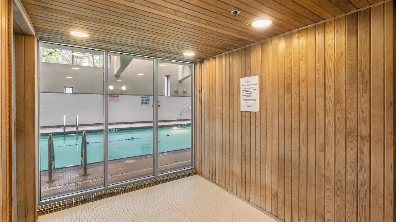 Apartment El Tesoro In The Heart Of Van W/ Air Con, Pool, And Free Parking Vancouver