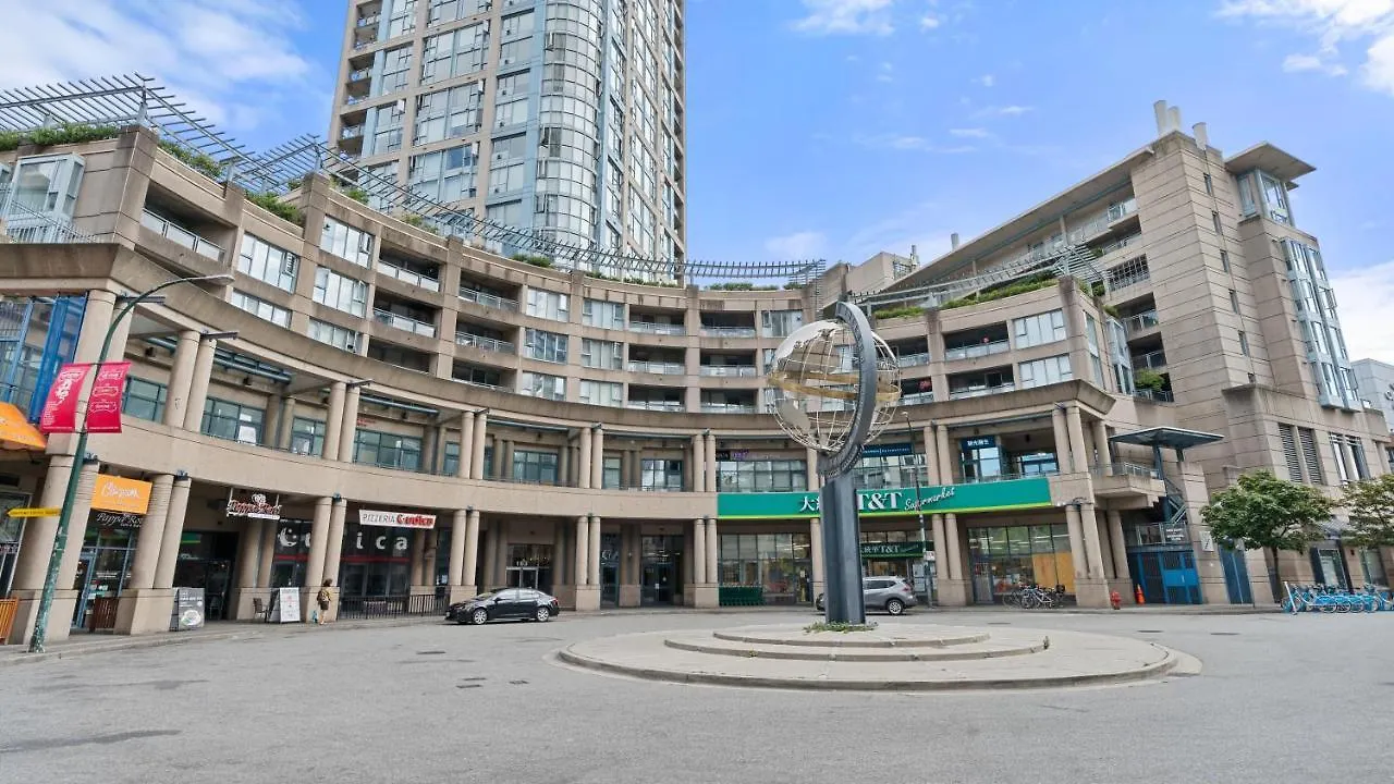El Tesoro In The Heart Of Van W/ Air Con, Pool, And Free Parking Vancouver 0*,  Canada