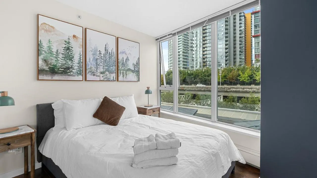 Apartment El Tesoro In The Heart Of Van W/ Air Con, Pool, And Free Parking Vancouver
