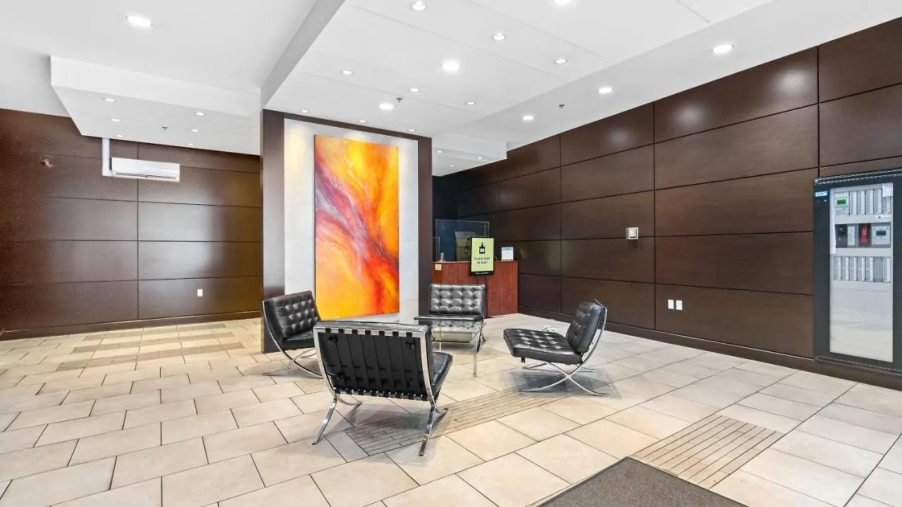 El Tesoro In The Heart Of Van W/ Air Con, Pool, And Free Parking Vancouver Kanada